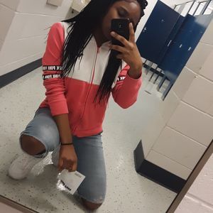 Meet your Posher, Chamaya